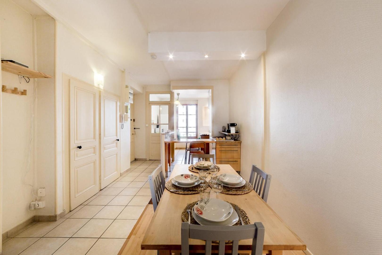 Cozy stopover near Part Dieu station Lyon Extérieur photo