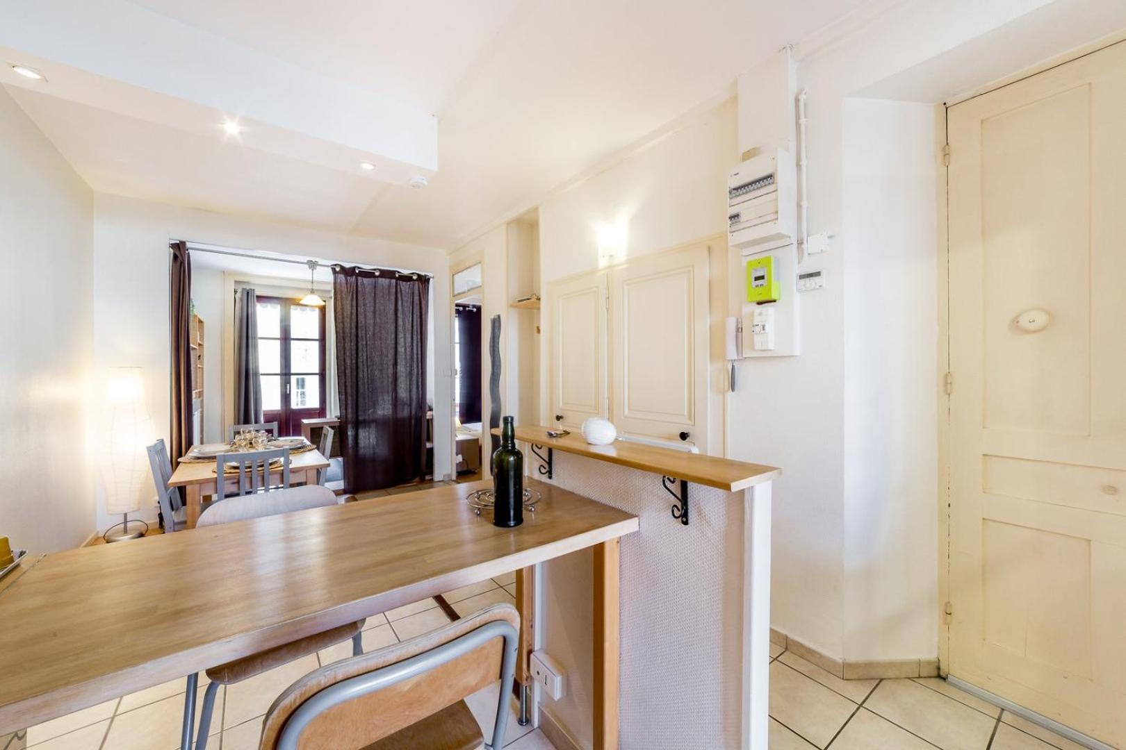 Cozy stopover near Part Dieu station Lyon Extérieur photo