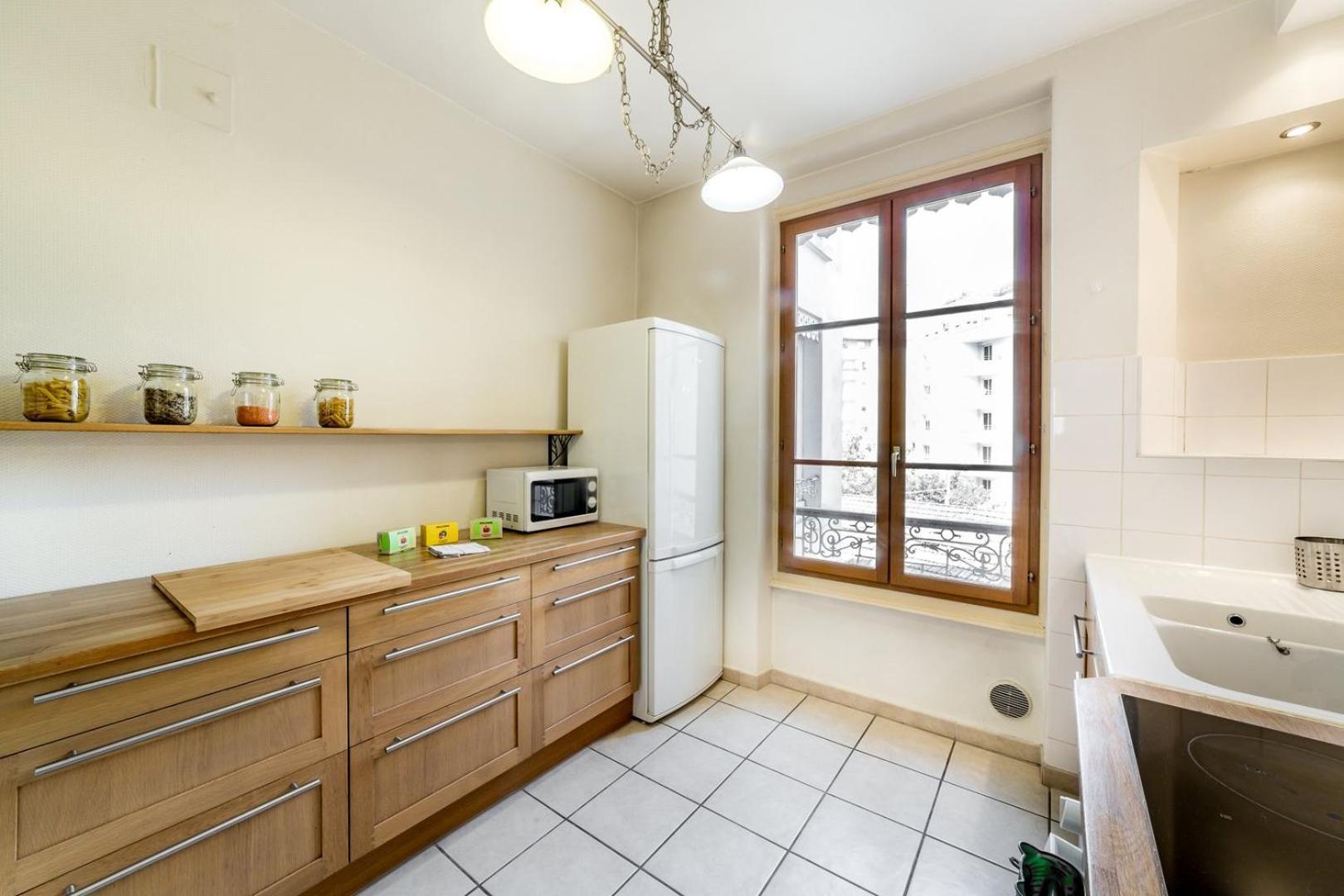Cozy stopover near Part Dieu station Lyon Extérieur photo